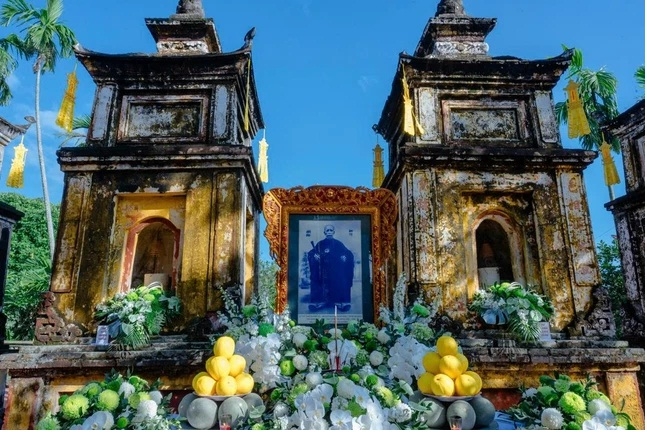 Di ảnh, bảo tháp Sư tổ tự Phổ Tụ (1844-1926) trong khuôn viên chùa Tế Xuyên (xã Nam Xang, tỉnh Ninh Bình)