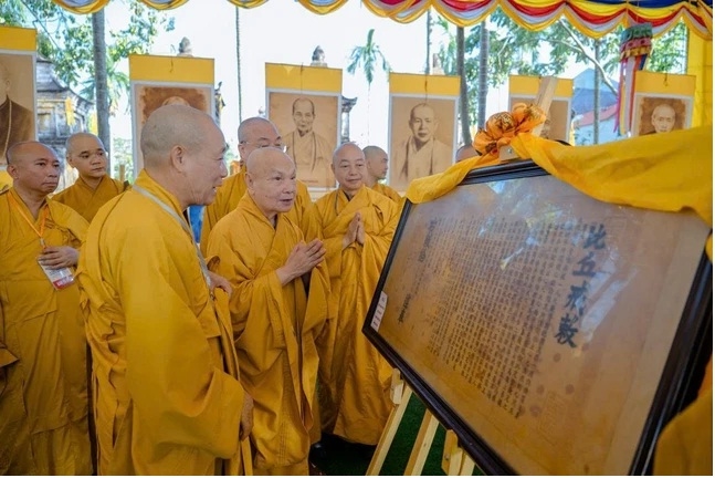 Hội thảo khoa học Sư tổ tự Phổ Tụ - Thích Hoàn Hoàn và sự hình thành, phát triển sơn môn Tế Xuyên - Bảo Khám 5