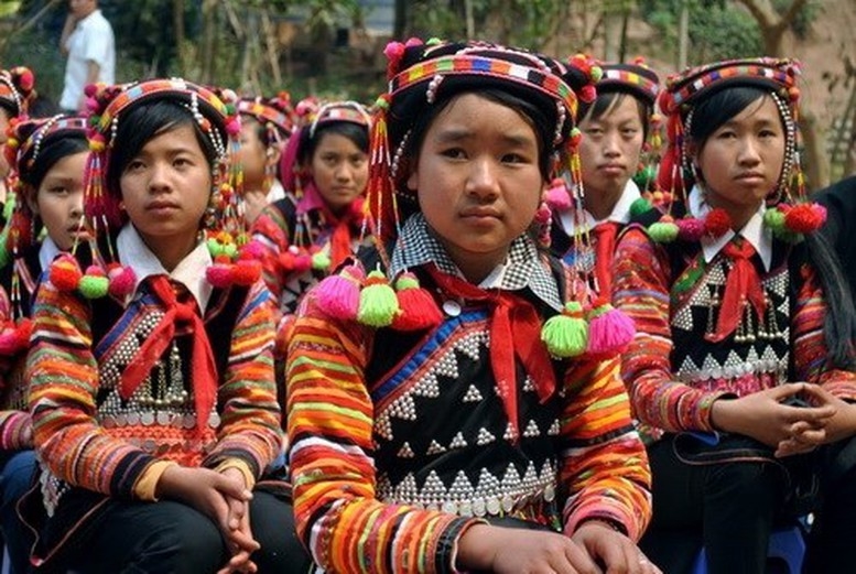 Thực hiện công bằng và bình đẳng trong cơ hội tiếp cận giáo dục có chất lượng đáp ứng nhu cầu của nhân dân, đặc biệt ưu tiên vùng dân tộc thiểu số, miền núi, hải đảo, vùng đặc biệt khó khăn