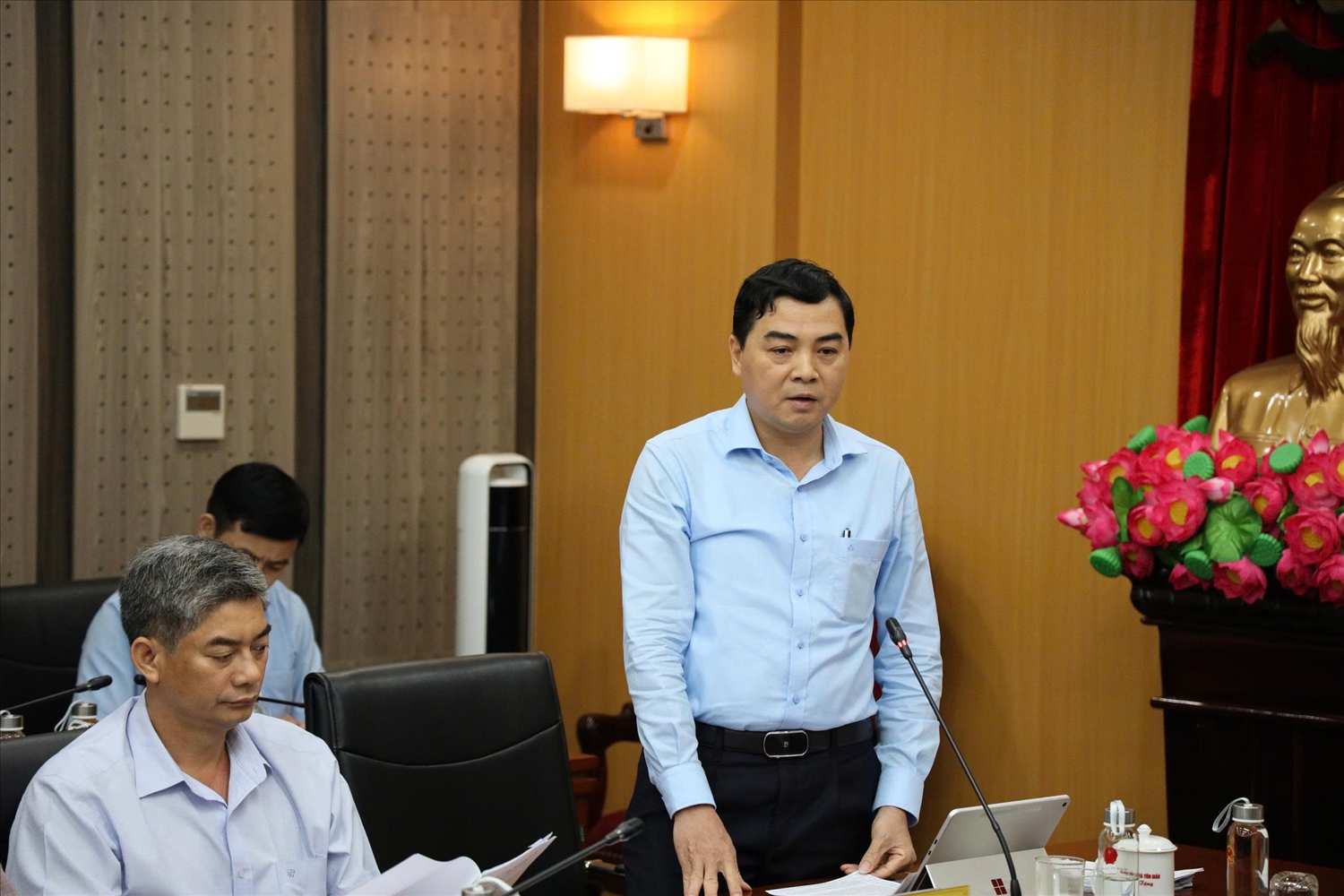Thứ trưởng Thường trực Nguyễn Hoài Anh phát biểu tại cuộc họp giao ban
