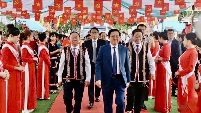 Ủy viên Trung ương Đảng, Phó Thủ tướng Chính phủ Hồ Quốc Dũng dự Lễ khai giảng năm học mới tại Trường Phổ thông Nội trú liên cấp Tiểu học và Trung học cơ sở Ia Púch