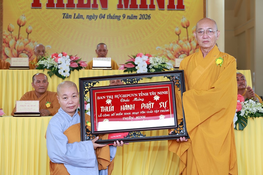 Ban Trị sự Giáo hội Phật giáo Việt Nam tỉnh Tây Ninh chúc mừng tại buổi lễ